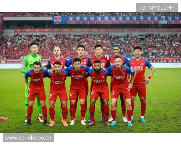 重庆足球队在大师赛中的灵活性表现分析与战术探讨 重庆足球队在大师赛中的灵活性表现分析与战术探讨